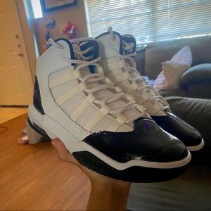 5 in woman, Jordan Max Aura White/black/ Purple